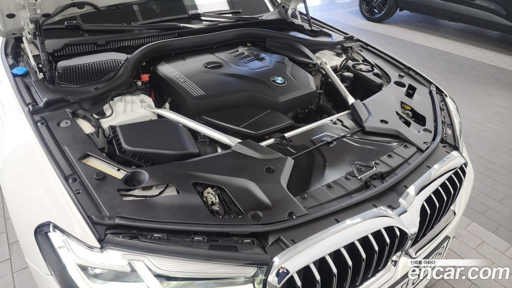 BMW 5-Series 530i M Sport Package, 2022