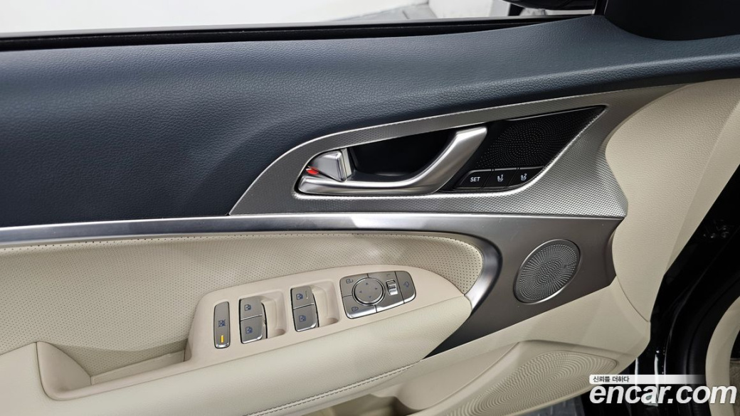 Genesis G70 Gasoline 2.5T 4WD, 2025