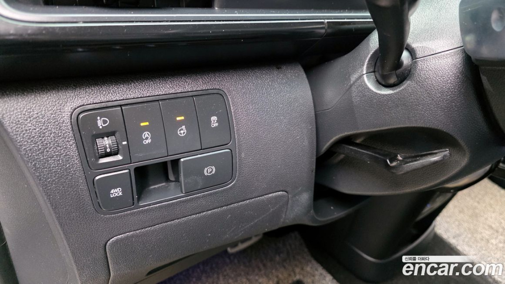 Hyundai Staria 4WD Lounge 9-Seater, 2022