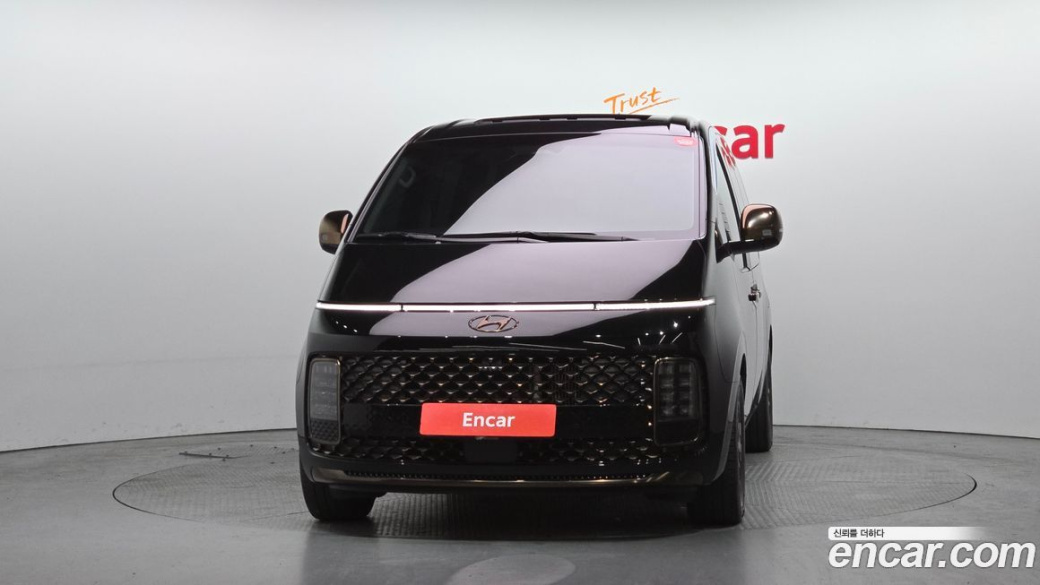 Hyundai Staria Lounge 9-Seater, 2022