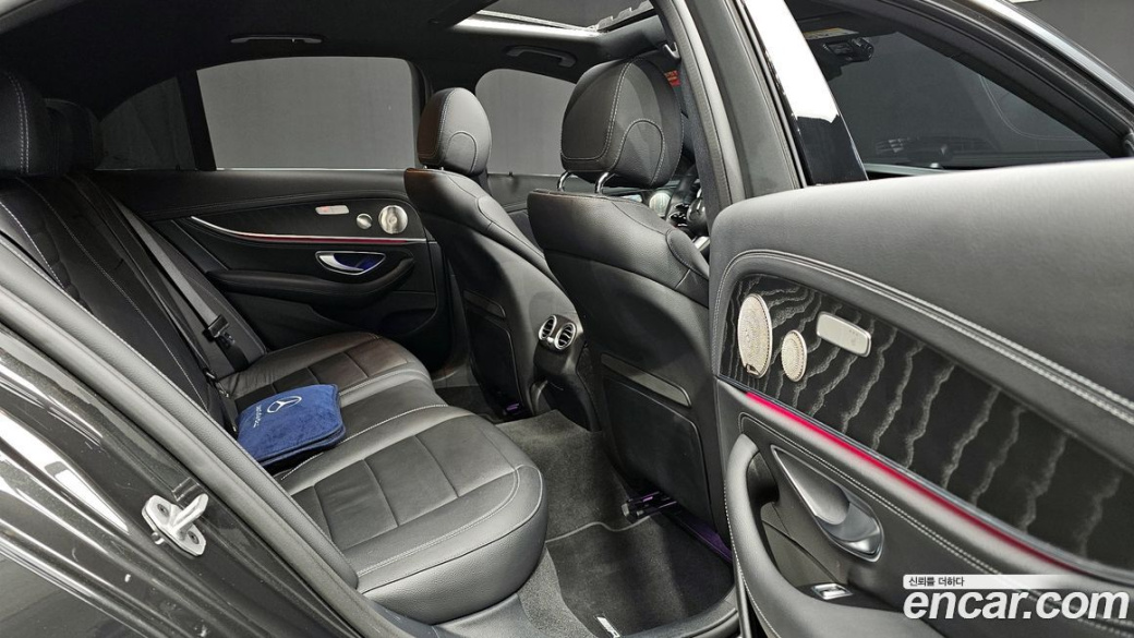 Mercedes-Benz E-Class E220d 4MATIC AMG Line, 2022