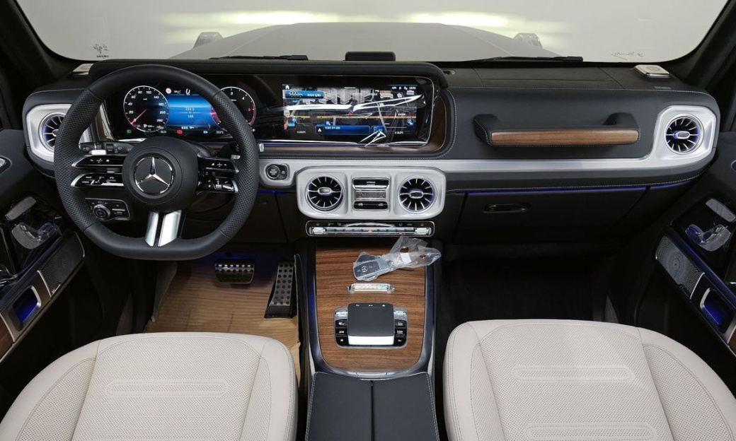 Mercedes-Benz G-Class G450d, 2026