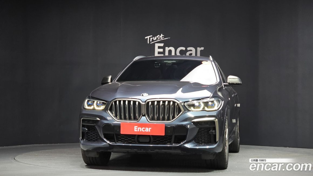 BMW X6 M50i, 2022