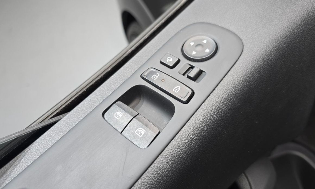 Hyundai Staria 4WD Lounge 9-Seater, 2025
