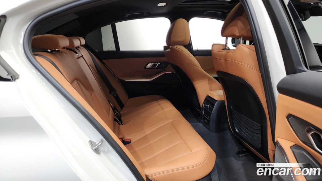 BMW 3-Series 320i M Sport, 2023