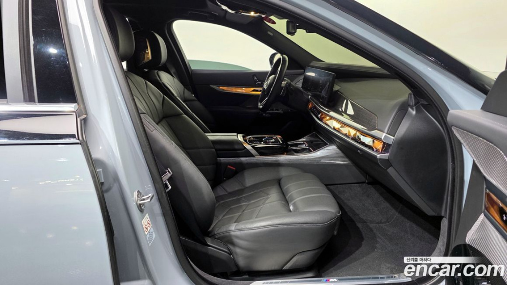 BMW 7-Series 740i xDrive M Sport Limited, 2024