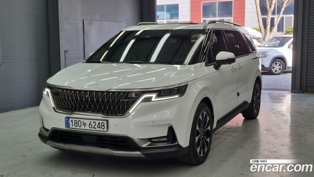 Kia Carnival 9-Seater Signature, 2023