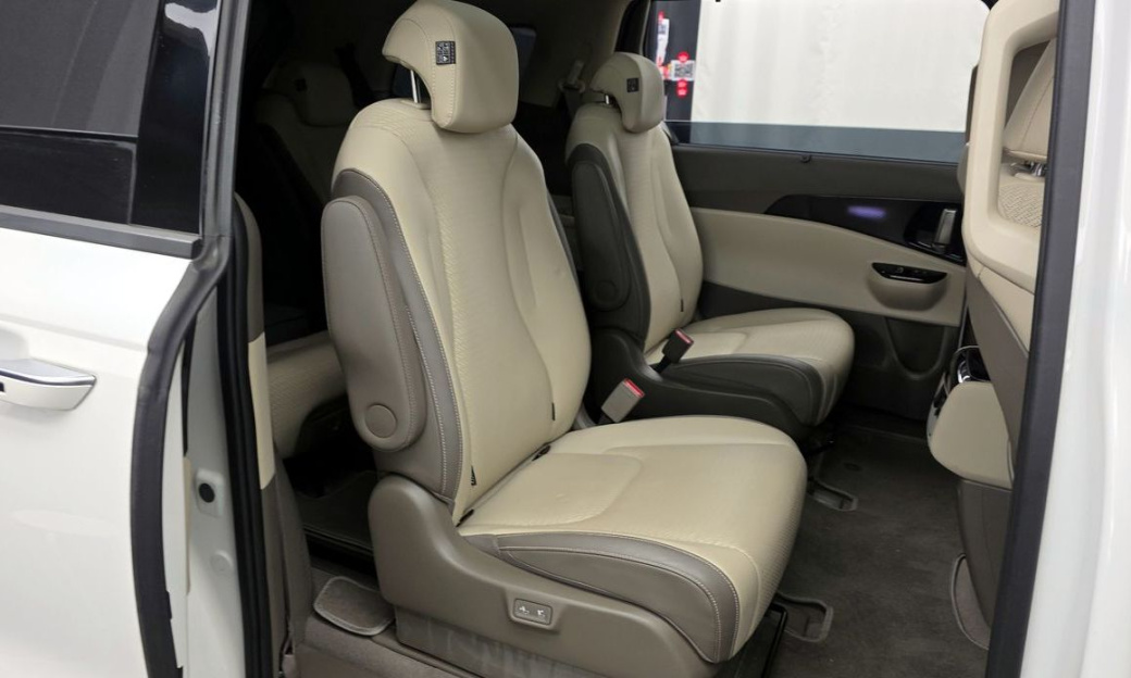 Kia Carnival 9-Seater Signature, 2023