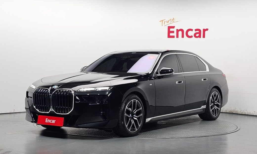 BMW 7-Series 740i xDrive M Sport, 2025