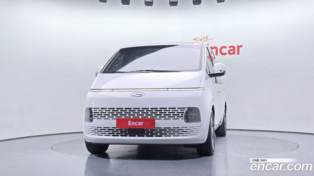 Hyundai Staria 4WD Tourer 9-Seater, 2023