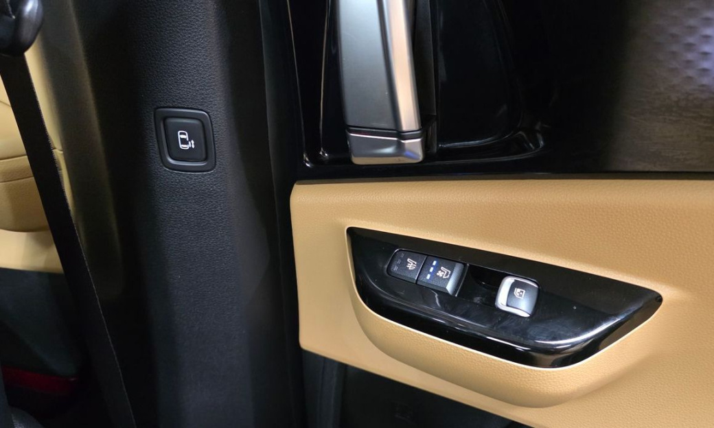 Kia Carnival 9-Seater Signature, 2023