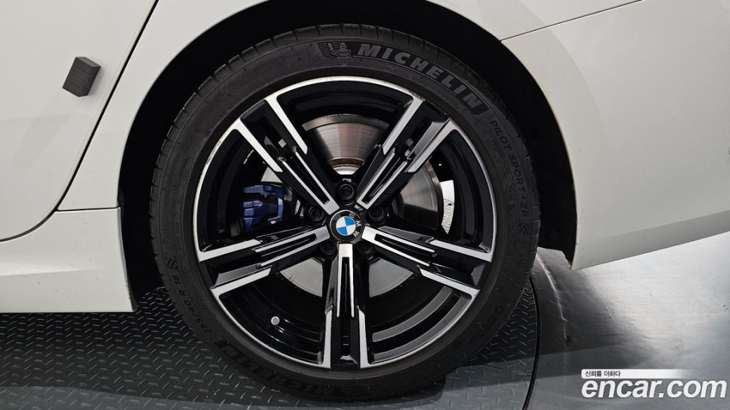 BMW 3-Series 320i M Sport, 2023