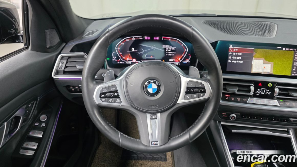 BMW 3-Series 320i Touring M Sports, 2022
