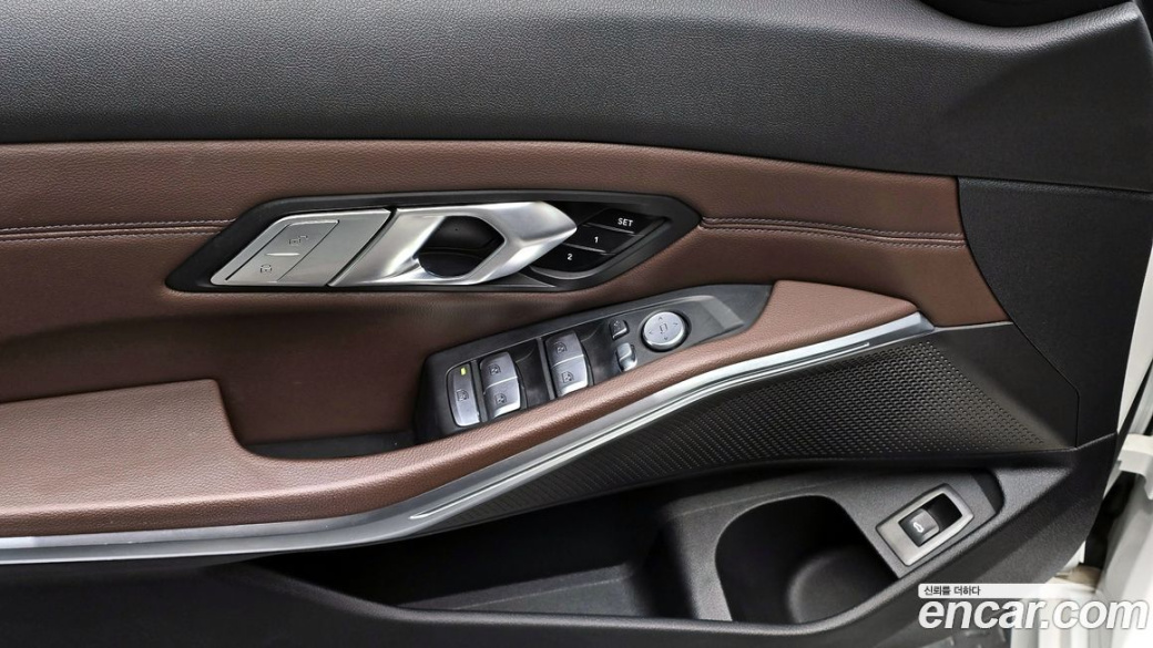 BMW 3-Series 320i Touring M Sports, 2022