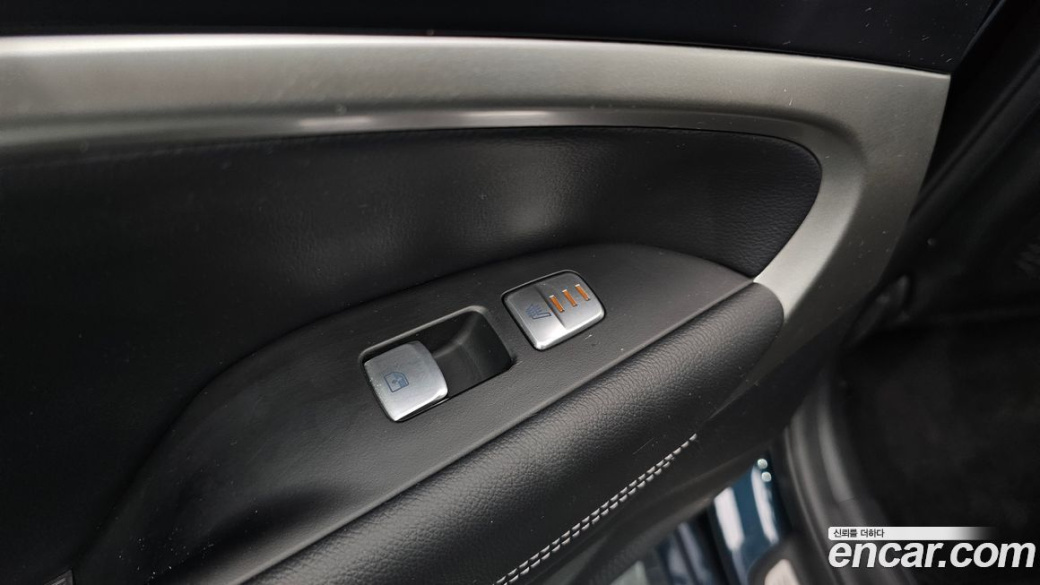 Genesis G70 Gasoline 2.0T 4WD, 2022