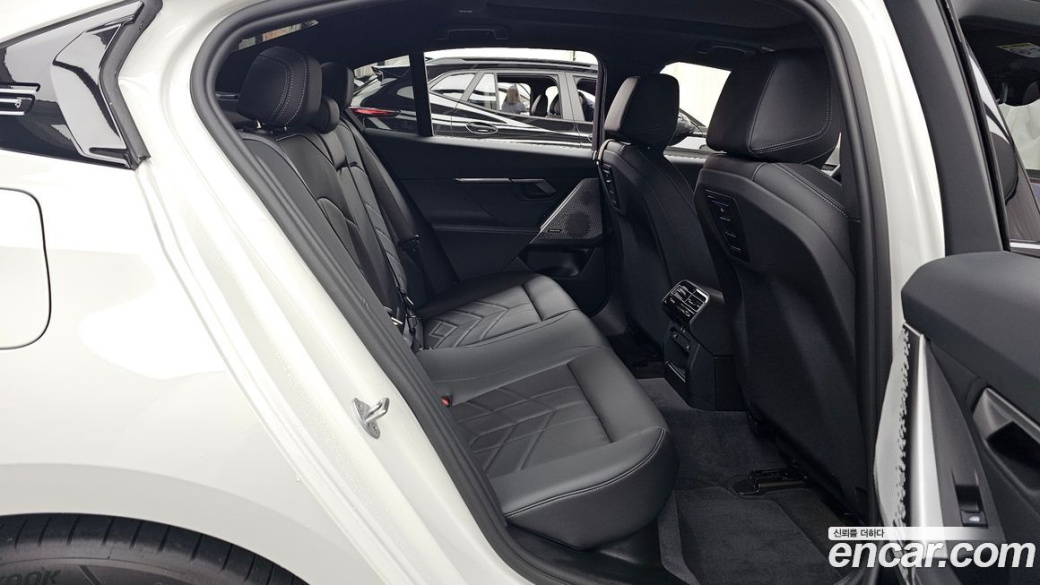 BMW 5-Series 520i M Sport, 2025