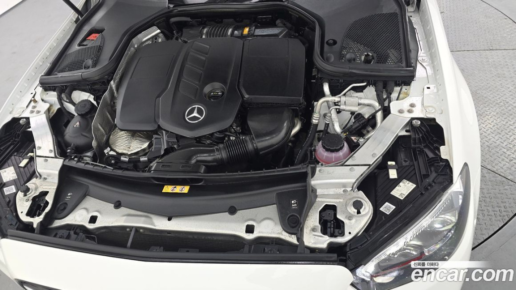 Mercedes-Benz E-Class E220d 4MATIC AMG Line, 2022