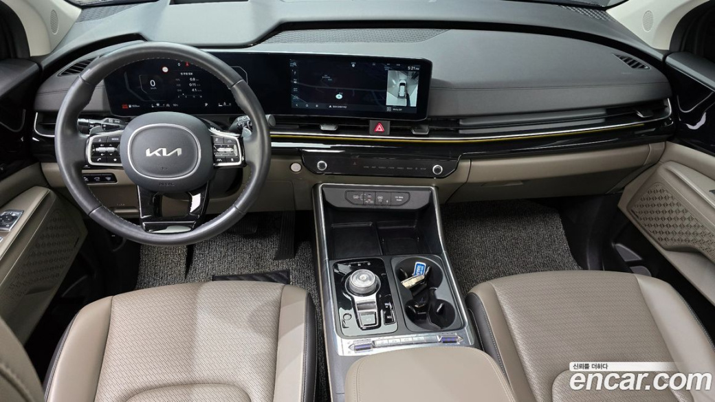 Kia Carnival 9-Seater Gravity, 2024