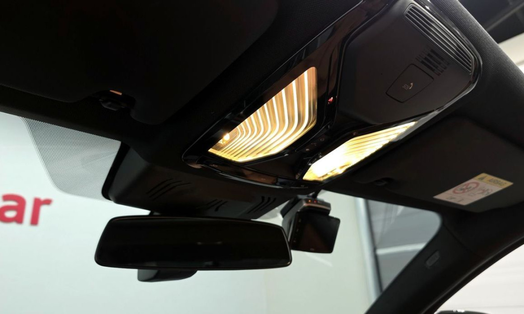 BMW 3-Series 320i M Sport, 2025
