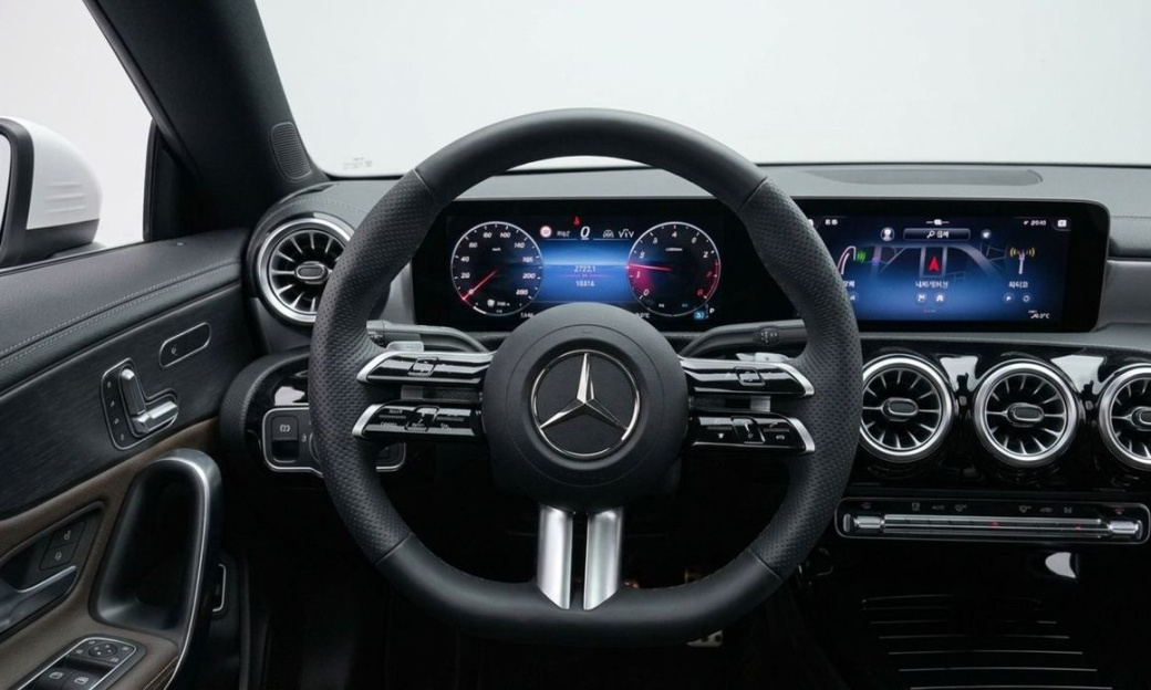 Mercedes-Benz CLA-Class CLA250 4MATIC, 2025
