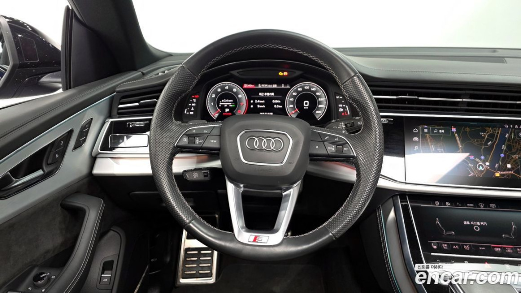 Audi Q8 55 TFSI Quattro Premium, 2022