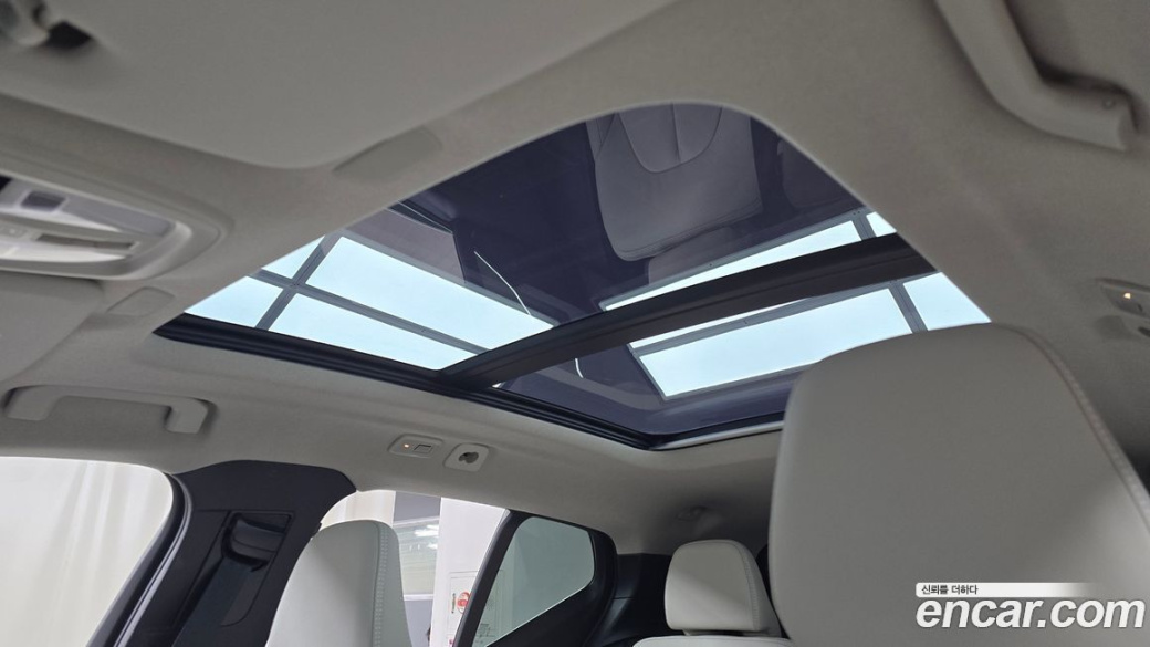 Volvo XC40 B4 Ultimate Bright, 2024