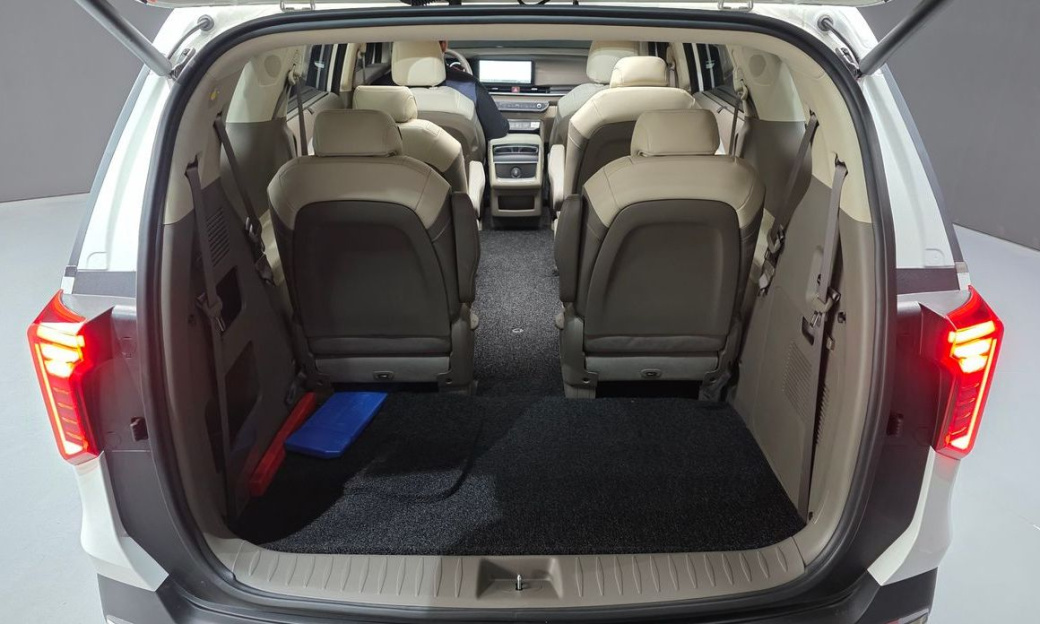 Kia Carnival 9-Seater Noblesse, 2025