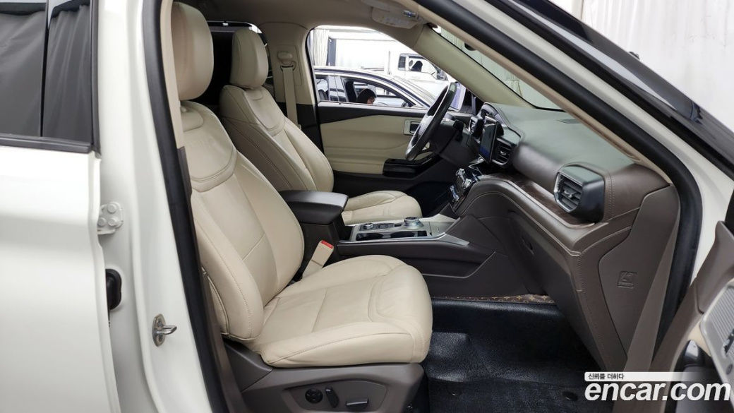 Ford Explorer 3.0 Platinum 4WD, 2022