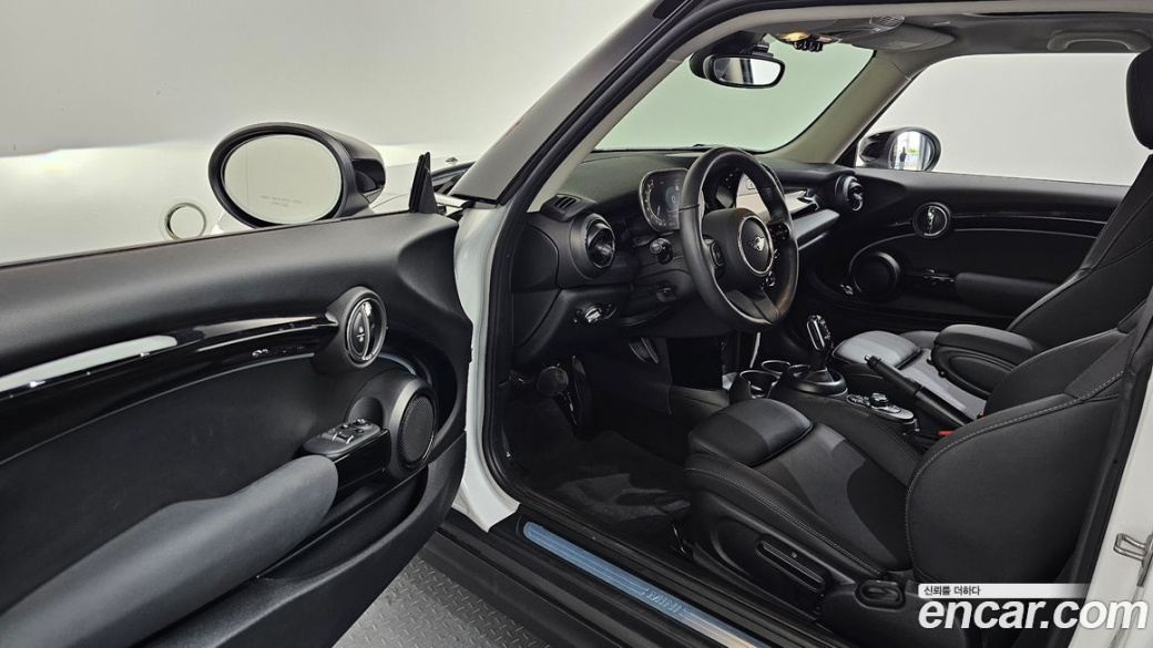 Mini Cooper  , 2024
