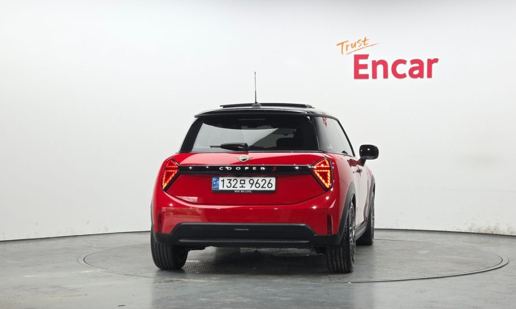 Mini Cooper Favoured, 2025