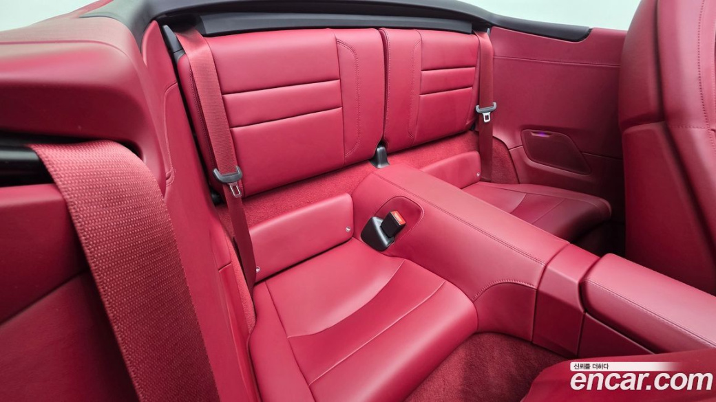 Porsche 911 Carrera 4 Cabriolet, 2024