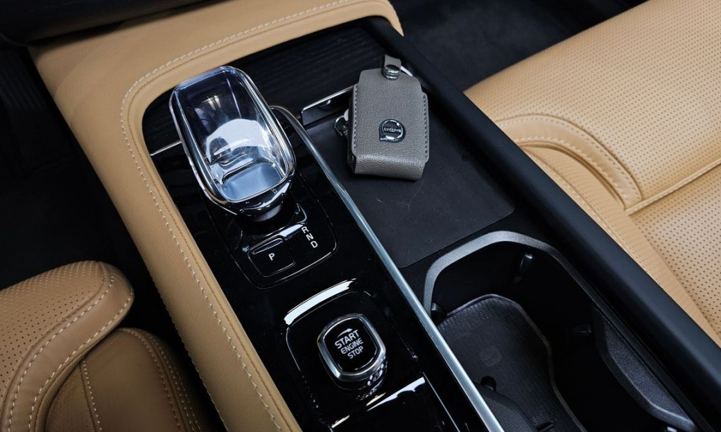 Volvo XC90 B6 Ultimate Bright, 2024