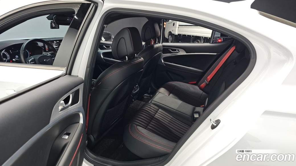 Genesis G70 Gasoline 2.0T 4WD, 2022