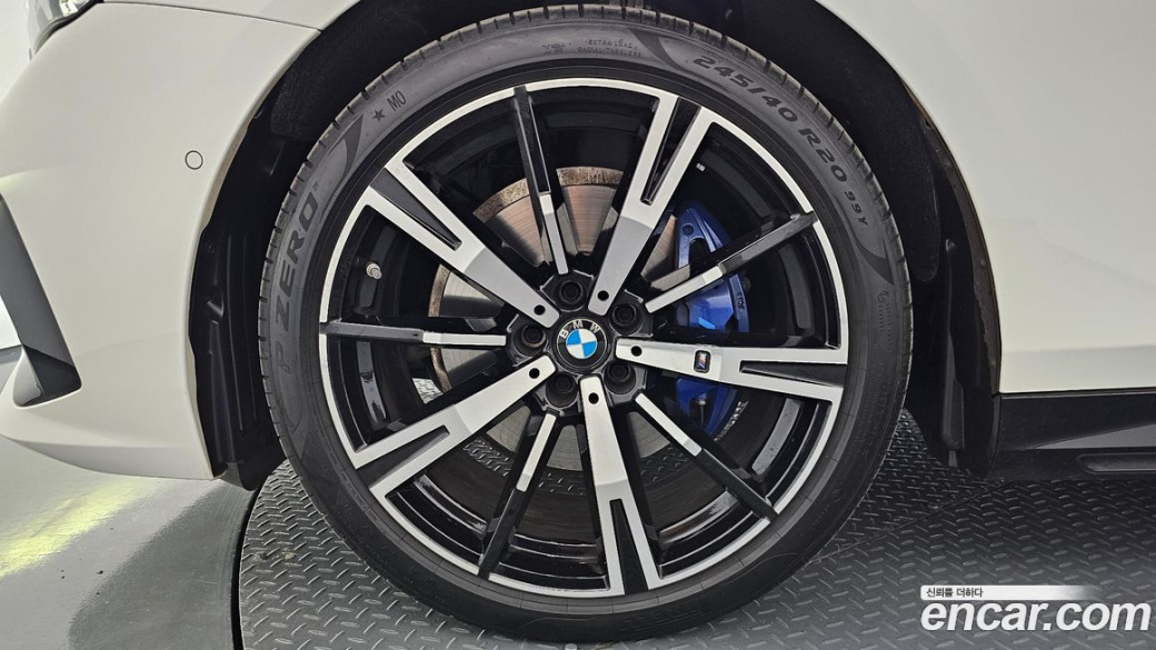 BMW 5-Series 530i xDrive M Sport, 2025