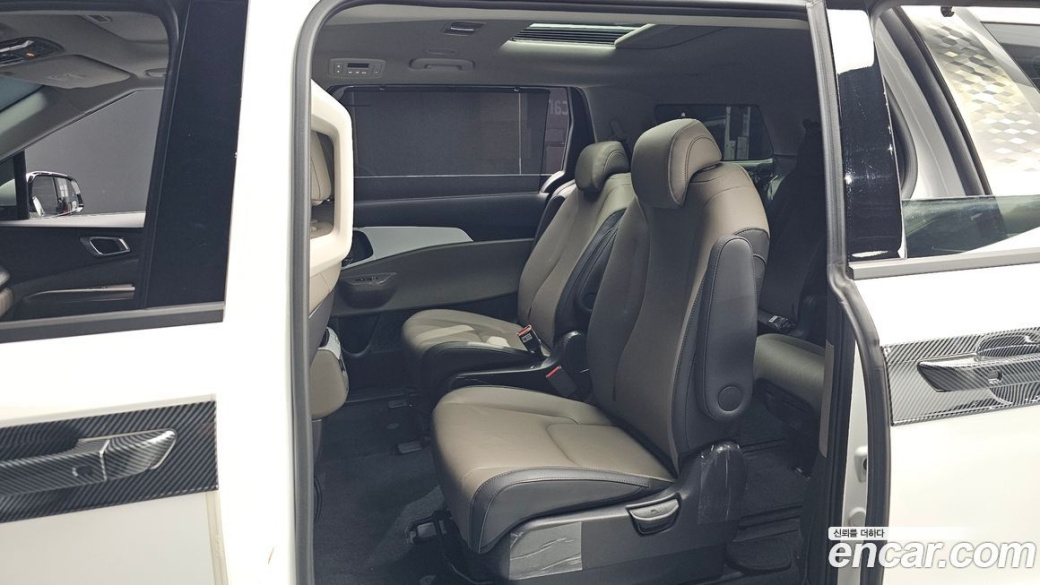 Kia Carnival 9-Seater Noblesse, 2024
