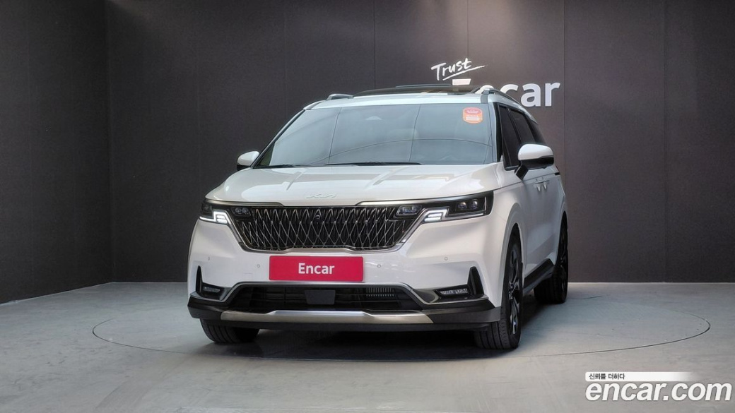 Kia Carnival 7-Seater Signature, 2023