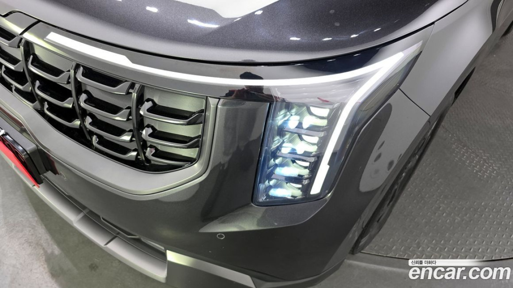 Kia Carnival 9-Seater Gravity, 2025