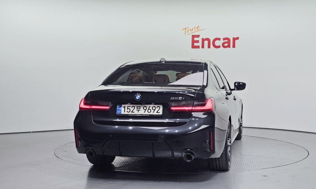 BMW 3-Series 320i M Sport, 2024