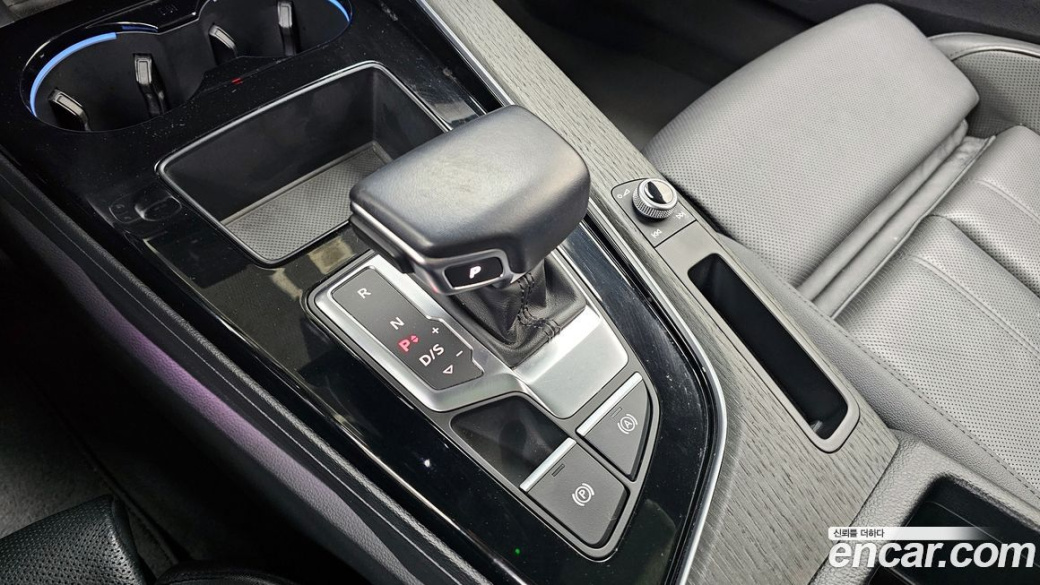 Audi A4 40 TFSI Premium, 2023