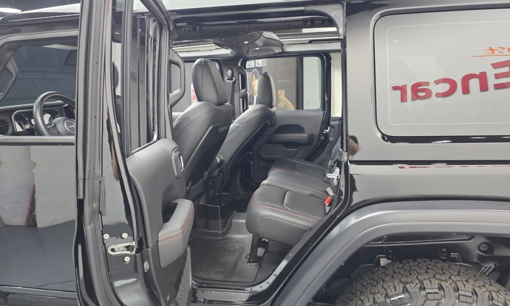 Jeep Wrangler 2.0 Sahara Power Top 4Door, 2025