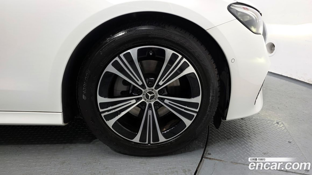Mercedes-Benz E-Class E200 Avantgarde, 2025