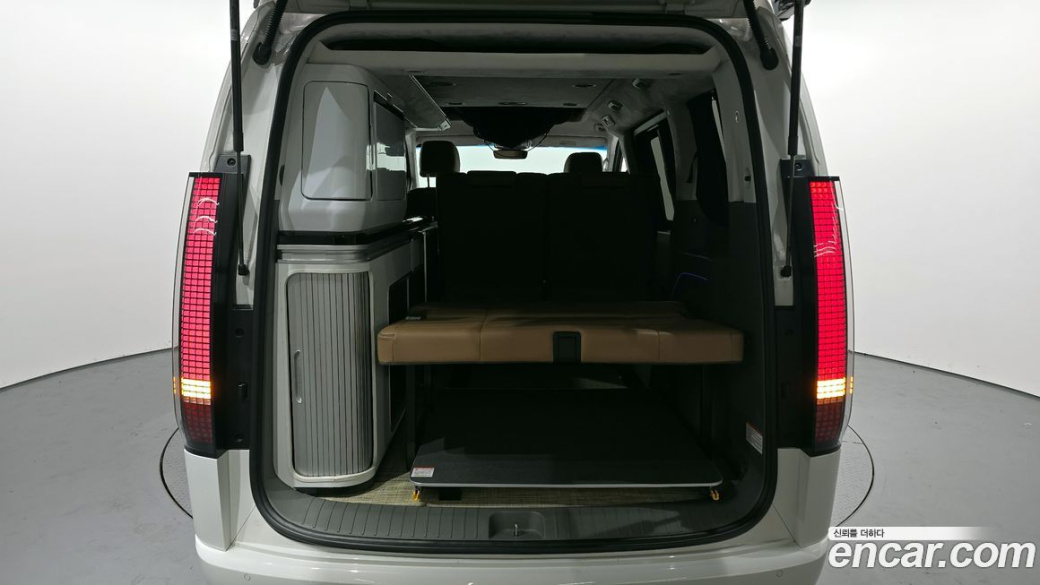 Hyundai Staria 2WD Camping Car, 2024