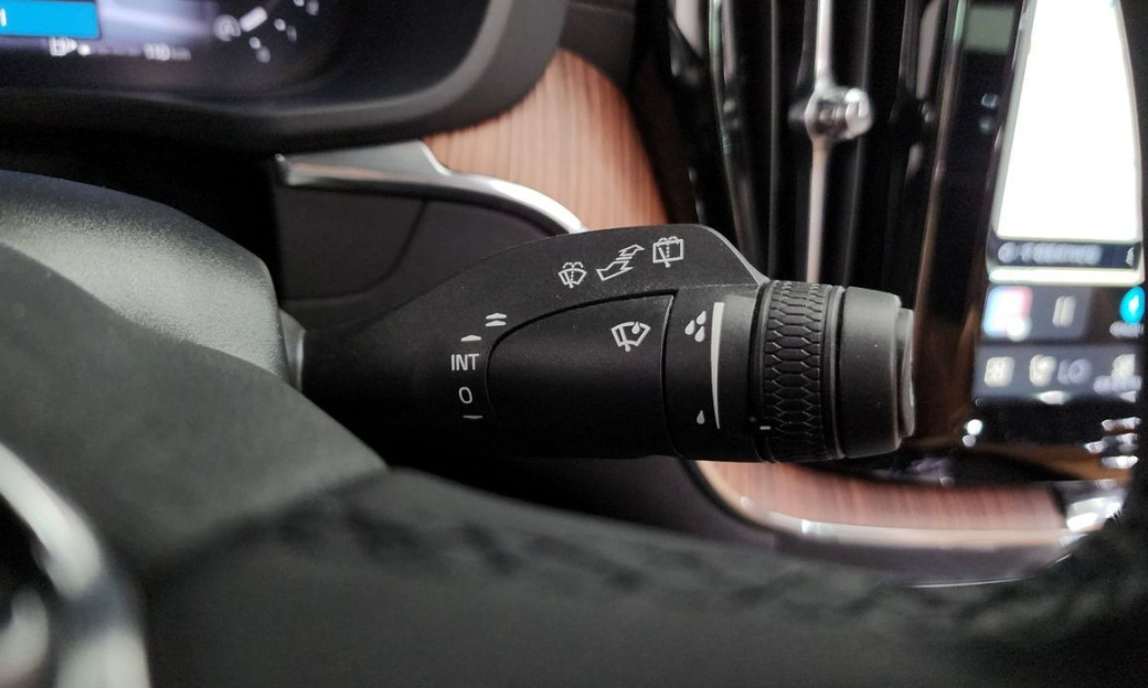 Volvo XC60 B5 Ultra Bright, 2025