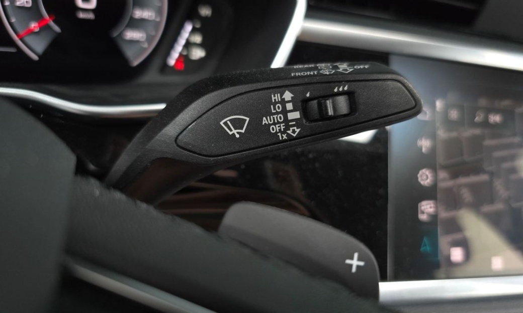 Audi Q3 40 TFSI Quattro Premium, 2025