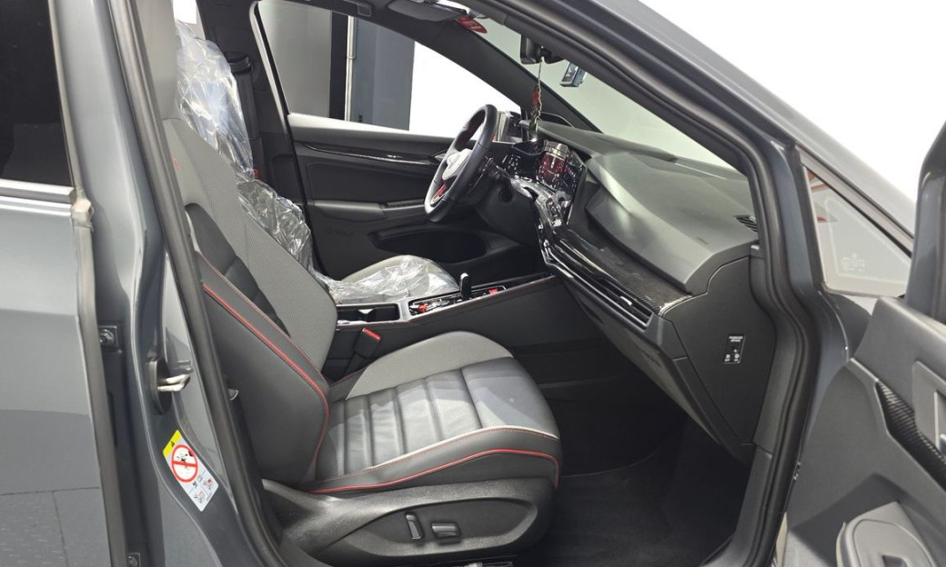Volkswagen Golf 2.0 GTI, 2024