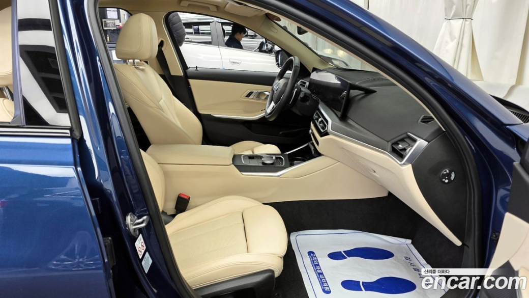 BMW 3-Series 320i, 2023