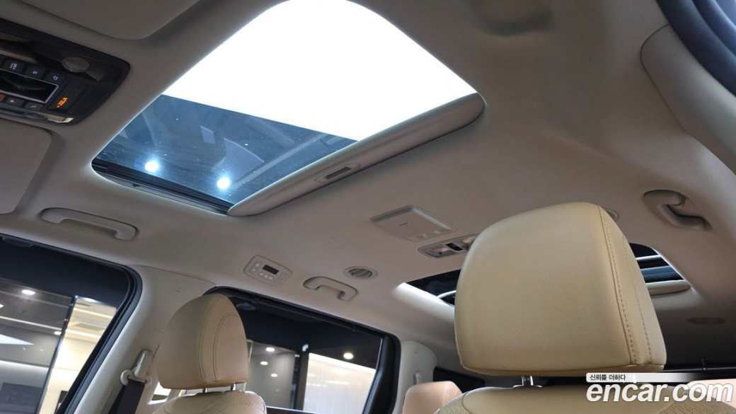 Kia Carnival 9-Seater Noblesse, 2023