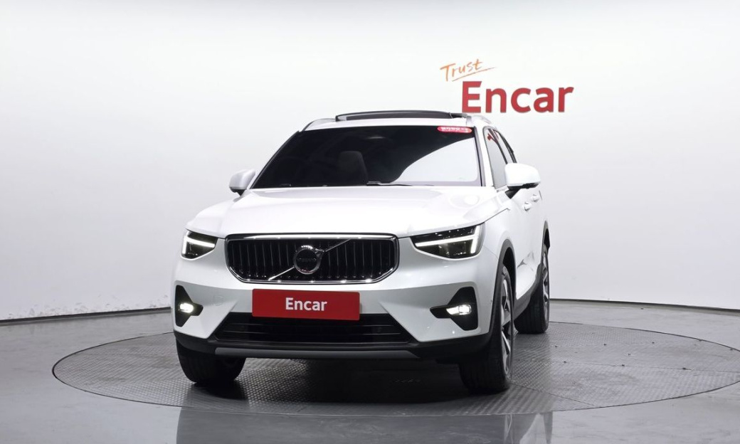 Volvo XC40 B4 Ultimate Bright, 2024