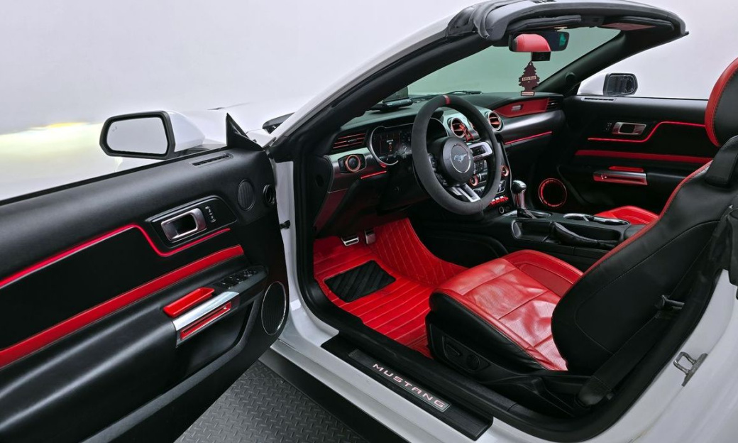 Ford Mustang Convertible, 2021