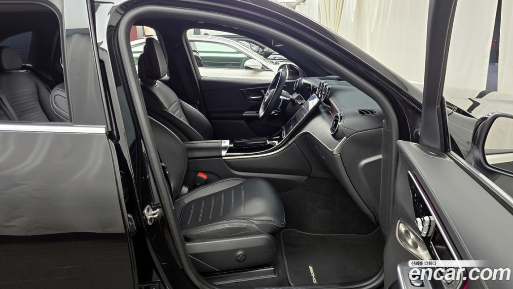 Mercedes-Benz GLC-Class GLC300 4MATIC AMG Line, 2024